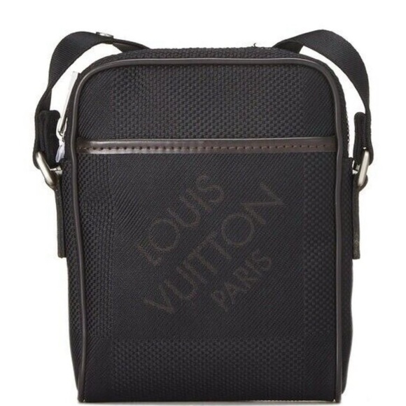 Louis Vuitton Black Unisex Crossbody Bag - Picture 2 of 8